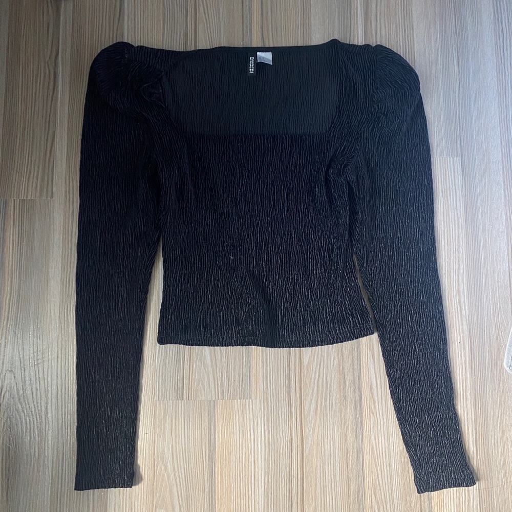 H&M velvety puffy sleeve shirt square neck never worn perfect condition